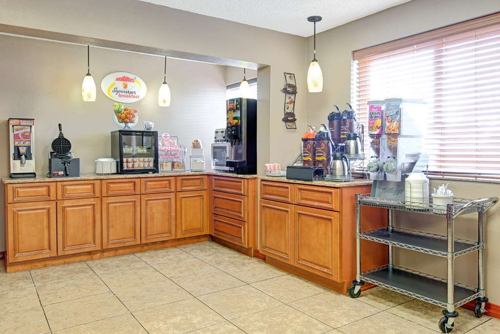 Super 8 By Wyndham Independence Kansas City Facilidades foto